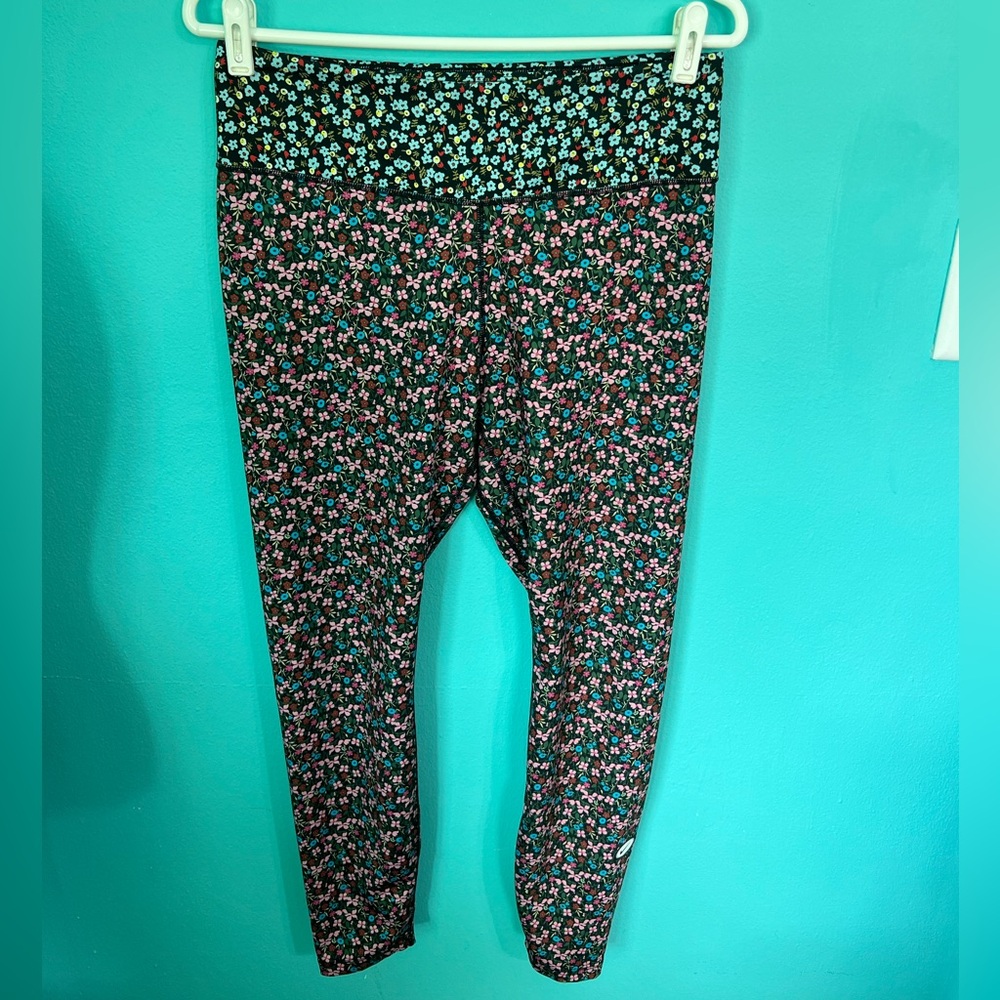 #82 EUC Nike Women’s Floral Pattern Leggings Size Large